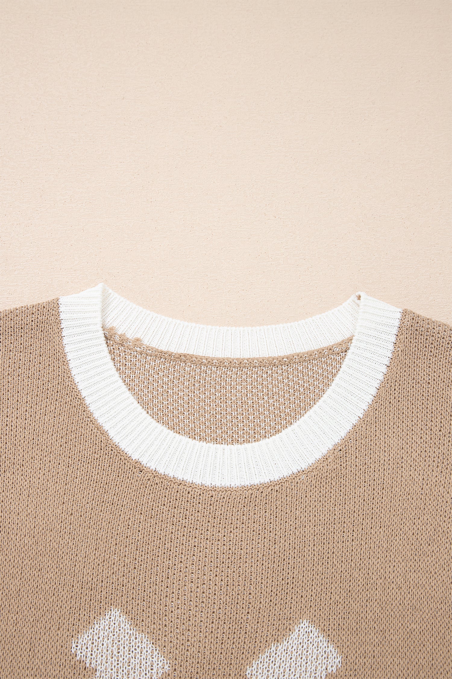 Goat Horse Shoe Pattern Contrast Trim Short Sleeve Sweater