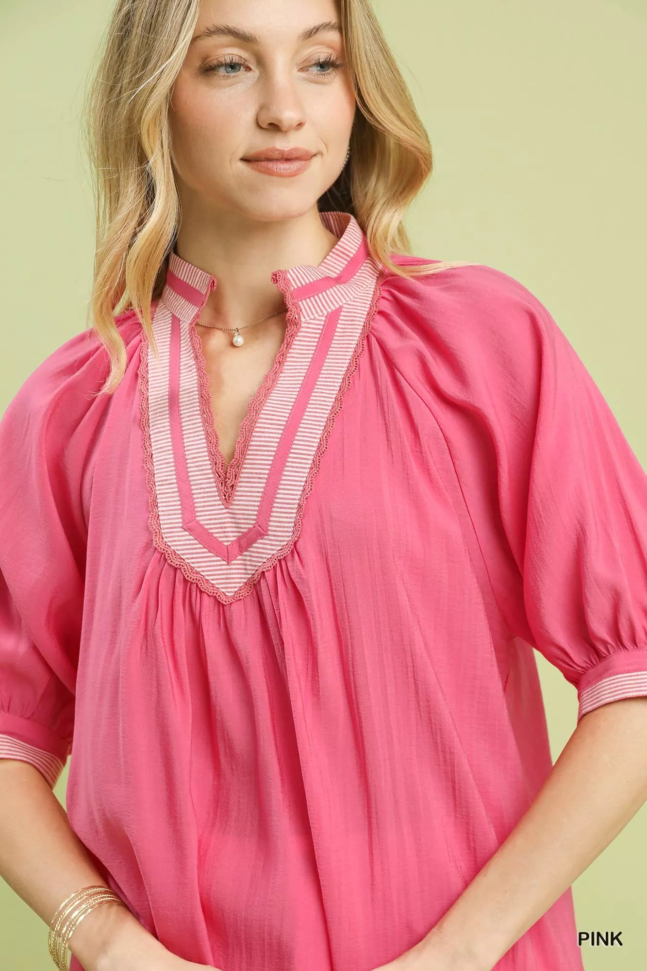 Solid Contrast Trim Pleated Top