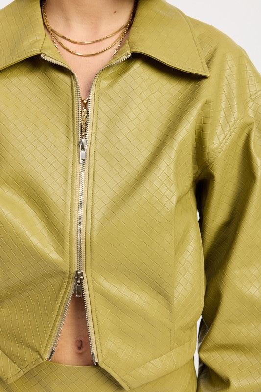 CROPPED JACKET WITH COLLAR AND ZIPPER See size chart under “more details”