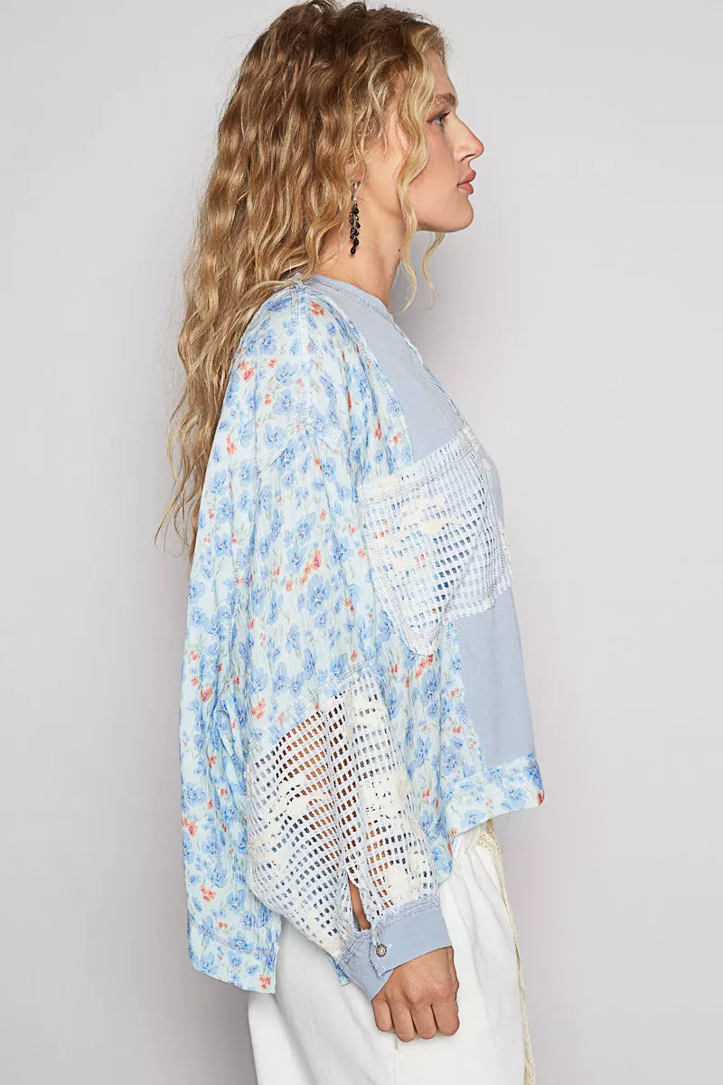 Round Neck Cropped Gauze Floral Pattern Top with Overlock Stitch Detail