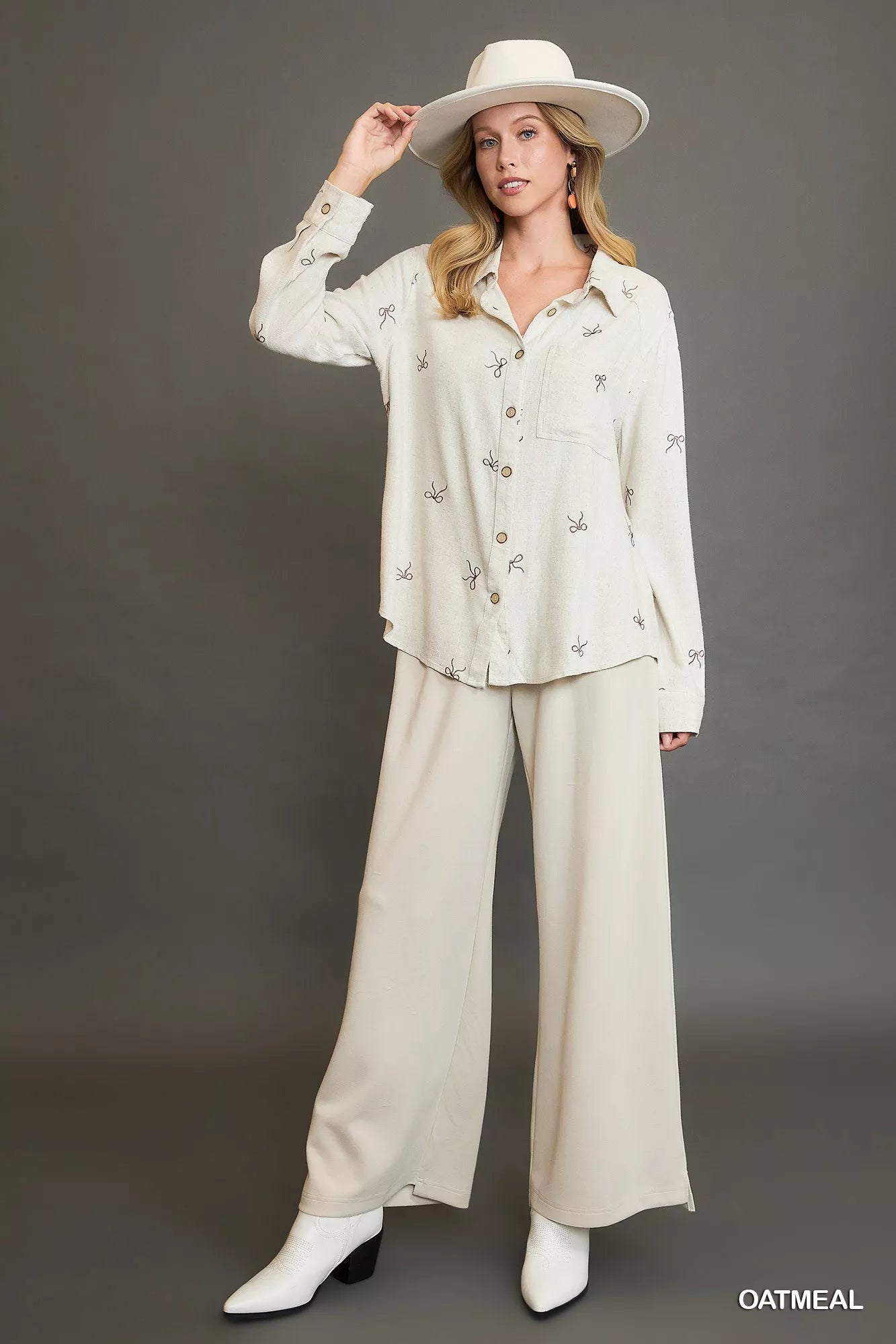 Linen Blend Fitted Shirt with Ribbon Embroidery Details
