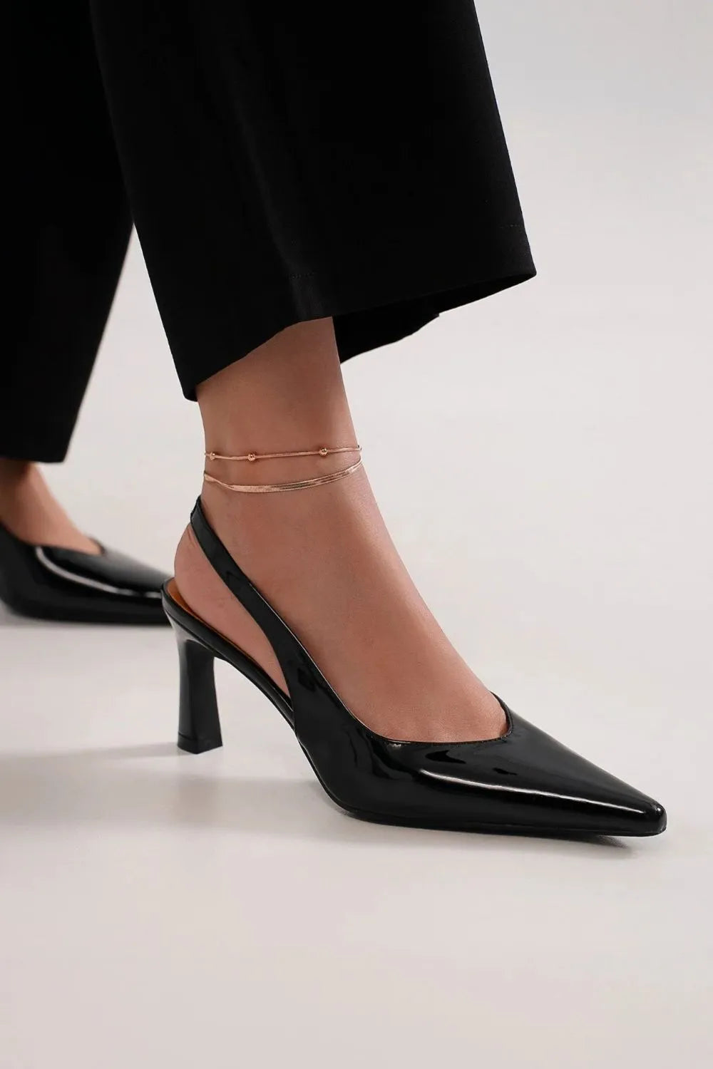 Fashion Faux Leather Point Toe Slingback Pumps