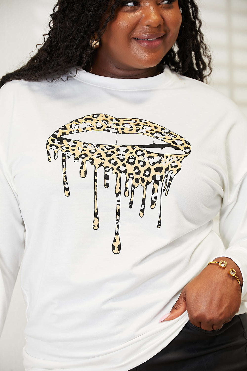 I am a Fashion junky Love Graphic Dropped Shoulder Round Neck Sweatshirt