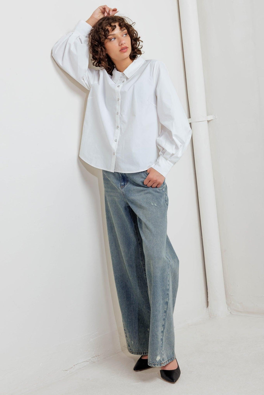 WHITE NOISE SOLID WOVEN TOP