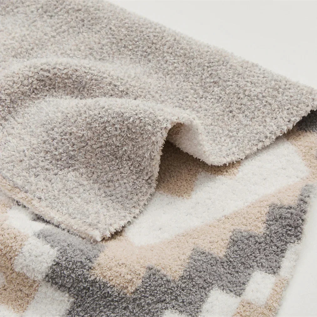 DecorBites™ Knitted Geometric Quilt Blanket – Soft & Cozy Home Decor Blanket