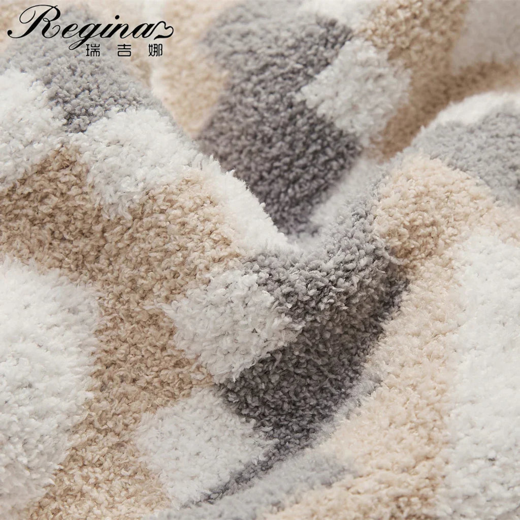 DecorBites™ Knitted Geometric Quilt Blanket – Soft & Cozy Home Decor Blanket