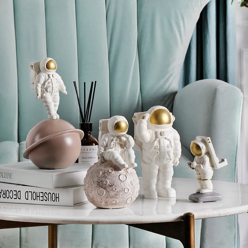 DecorBites™ Astronaut Phone Holder Cosmonaut Statue Space Man Sculpture Decor Figurine