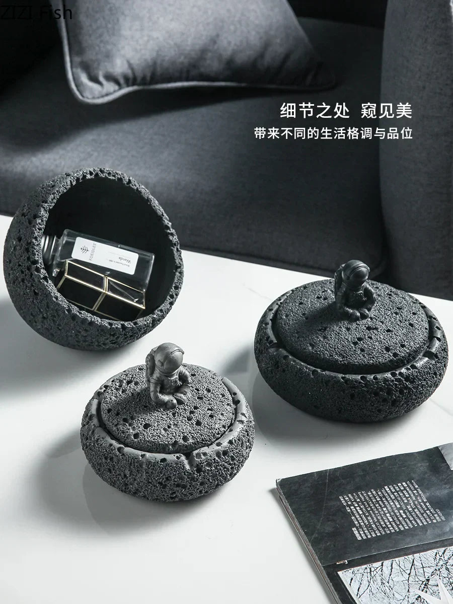 DecorBites™ Cement Astronaut Ashtray with Lid - High Temperature Resistant Cigar Ashtray