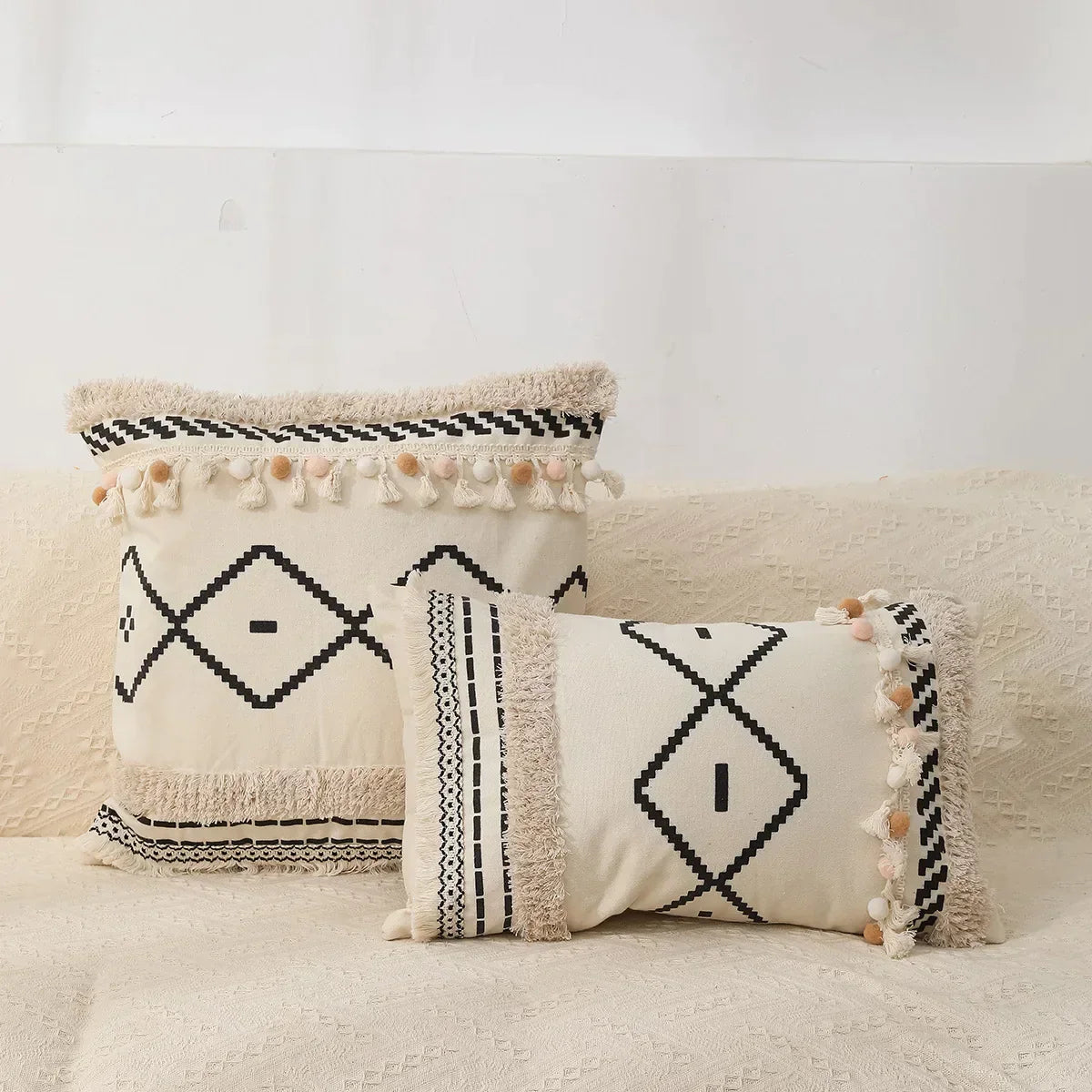 DecorBites™ Boho Tufted Fringed Black White Geometry Printed 45x45cm Pillowcase