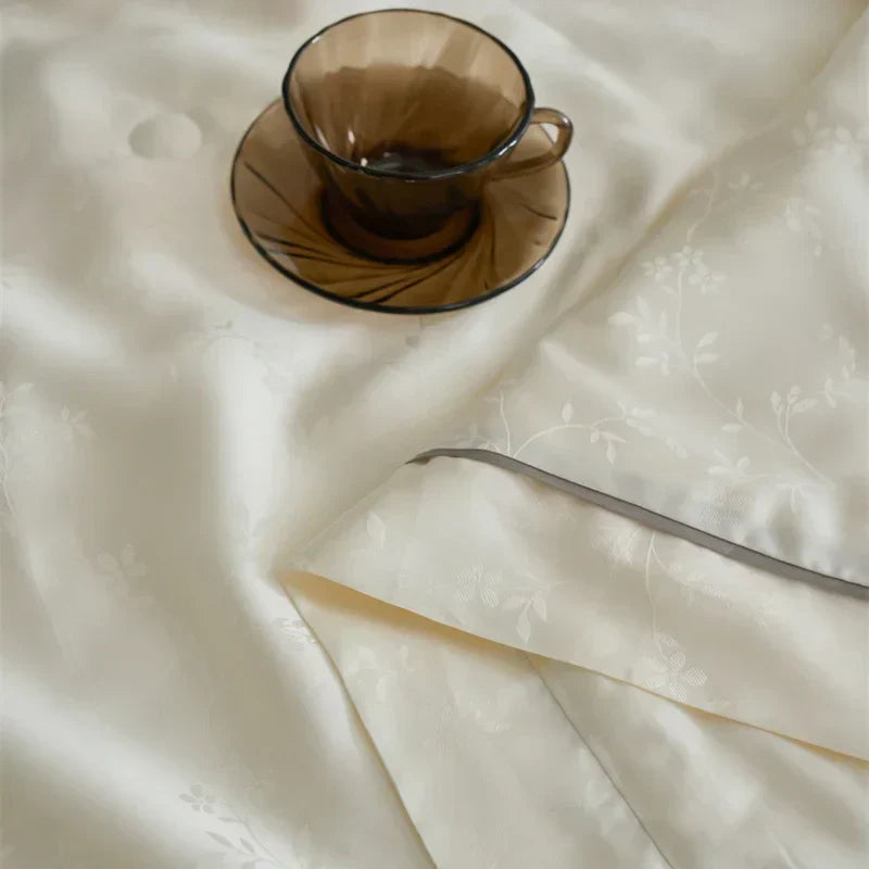DecorBites™ Luxe Lyocell Jacquard Summer Blanket with Mulberry Silk Fill Comforter