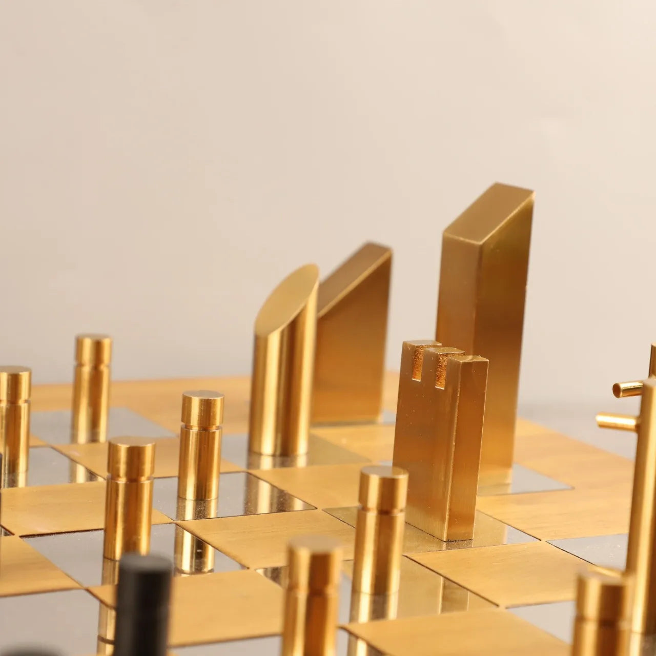 "DecorBites™ Geometric Block Chess Set - Wooden Metal Chessboard Home Decor"