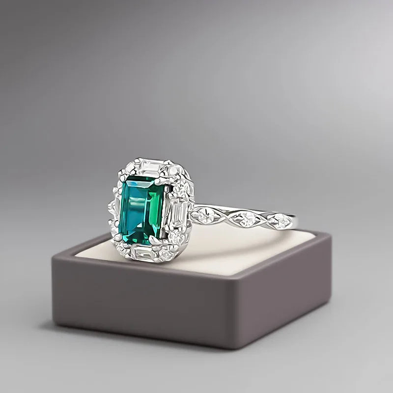 Luxury 18K white Solid Platinum PT950 certifid set with 4*6 imitation emerald ring for women, small, exquisite and versatile