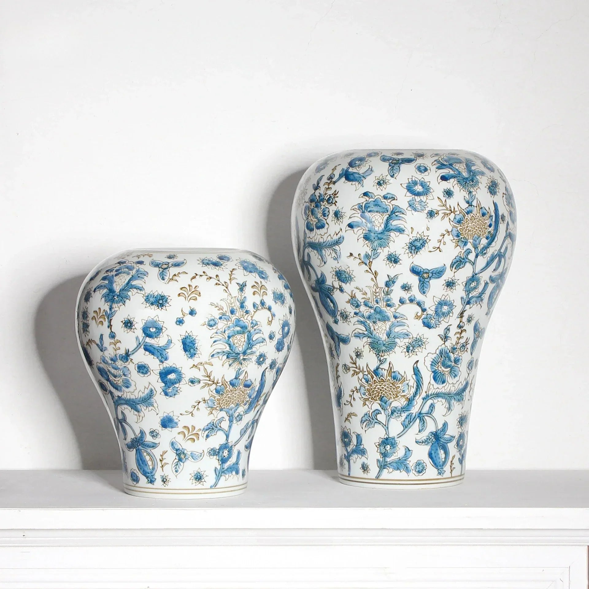 DecorBites™ Blue and White Porcelain Ceramic Vase Chinese Retro Style Home Decoration Flowerpot