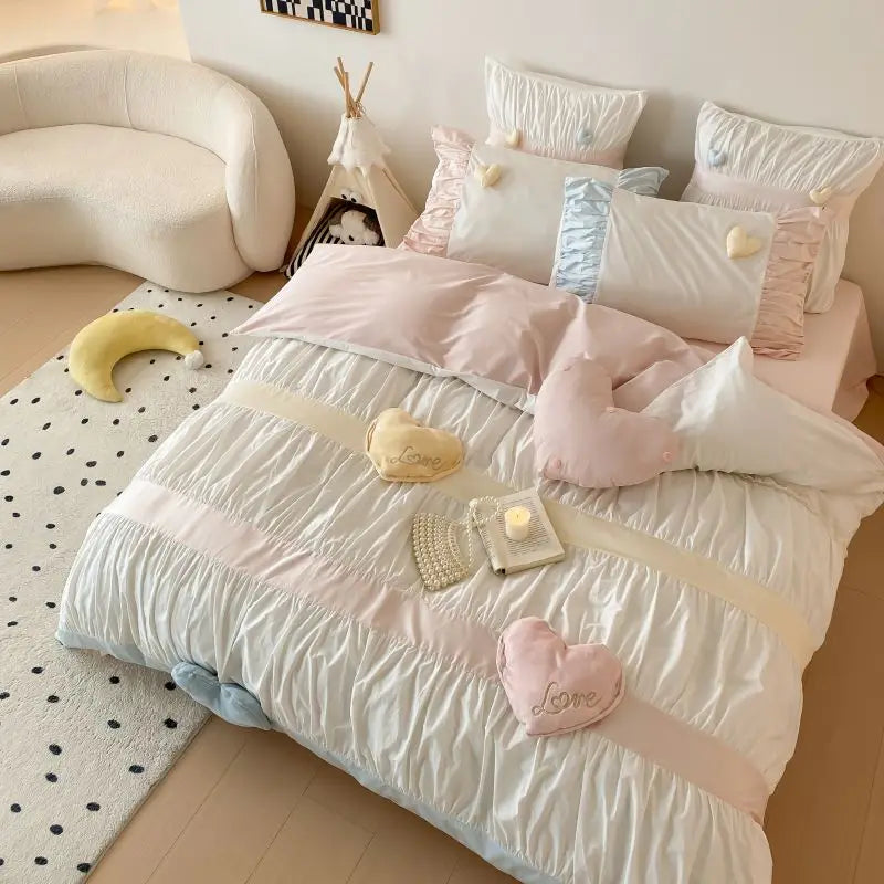 DecorBites™ Heart-shaped Washed Cotton Bedding Set - Duvet Cover, Bed Sheet, Pillowcases