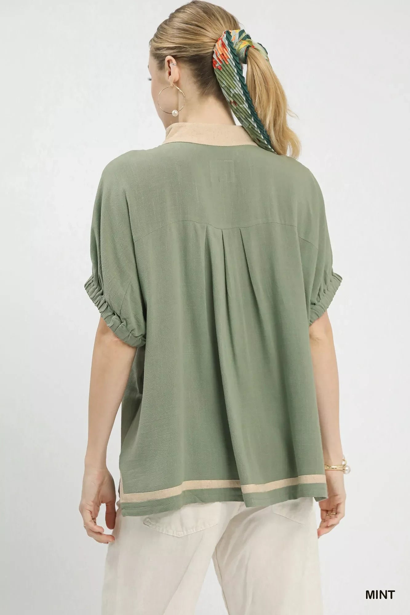 Linen Contrast Trim V-Neck Blouse