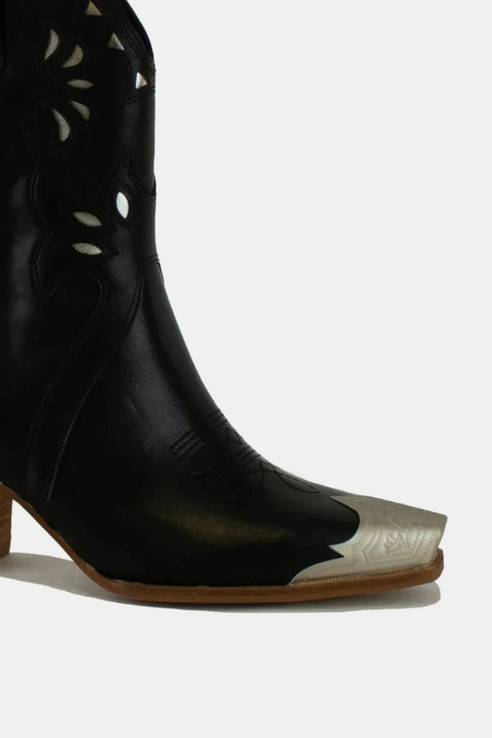 Fashion Cut-Out Floral Embroidery Boots