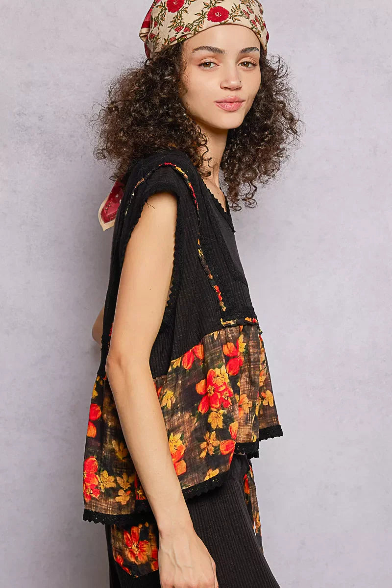 Lace Detail Floral Cropped Ruffled Top