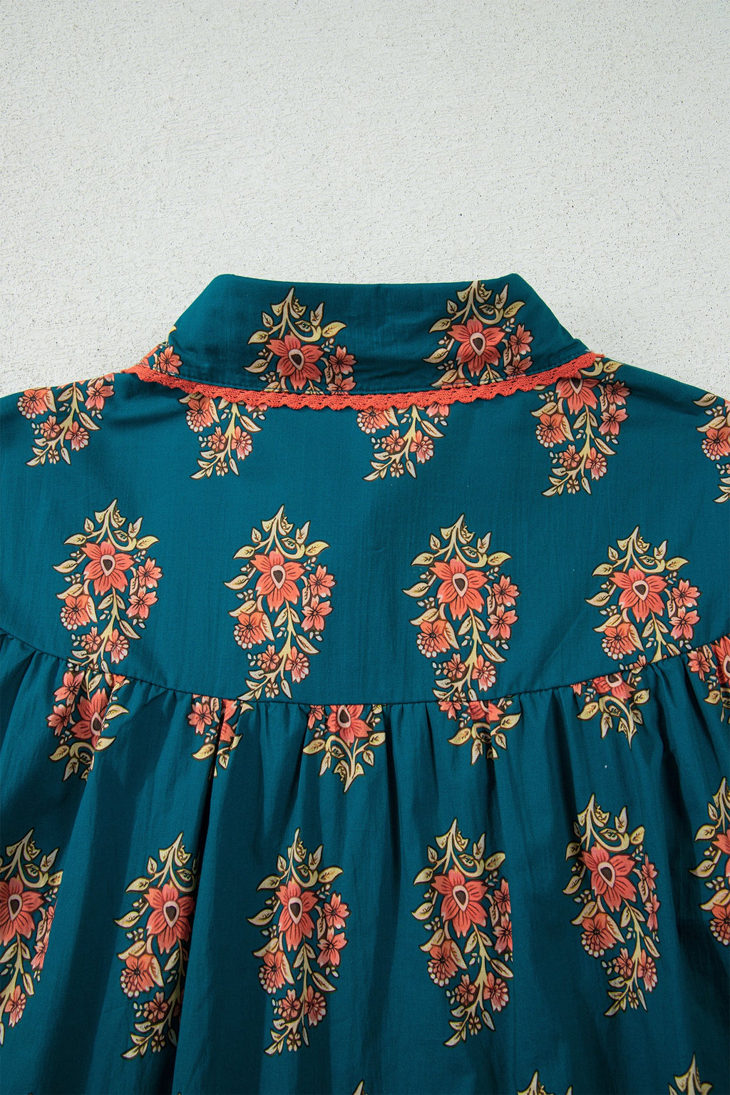Green Plus Size Floral Print Contrast Lacy Trim Pleated Loose Shirt