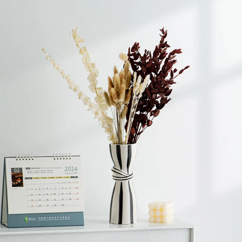 DecorBites™ Abstract Ceramic Hydroponic Vase, Black & White