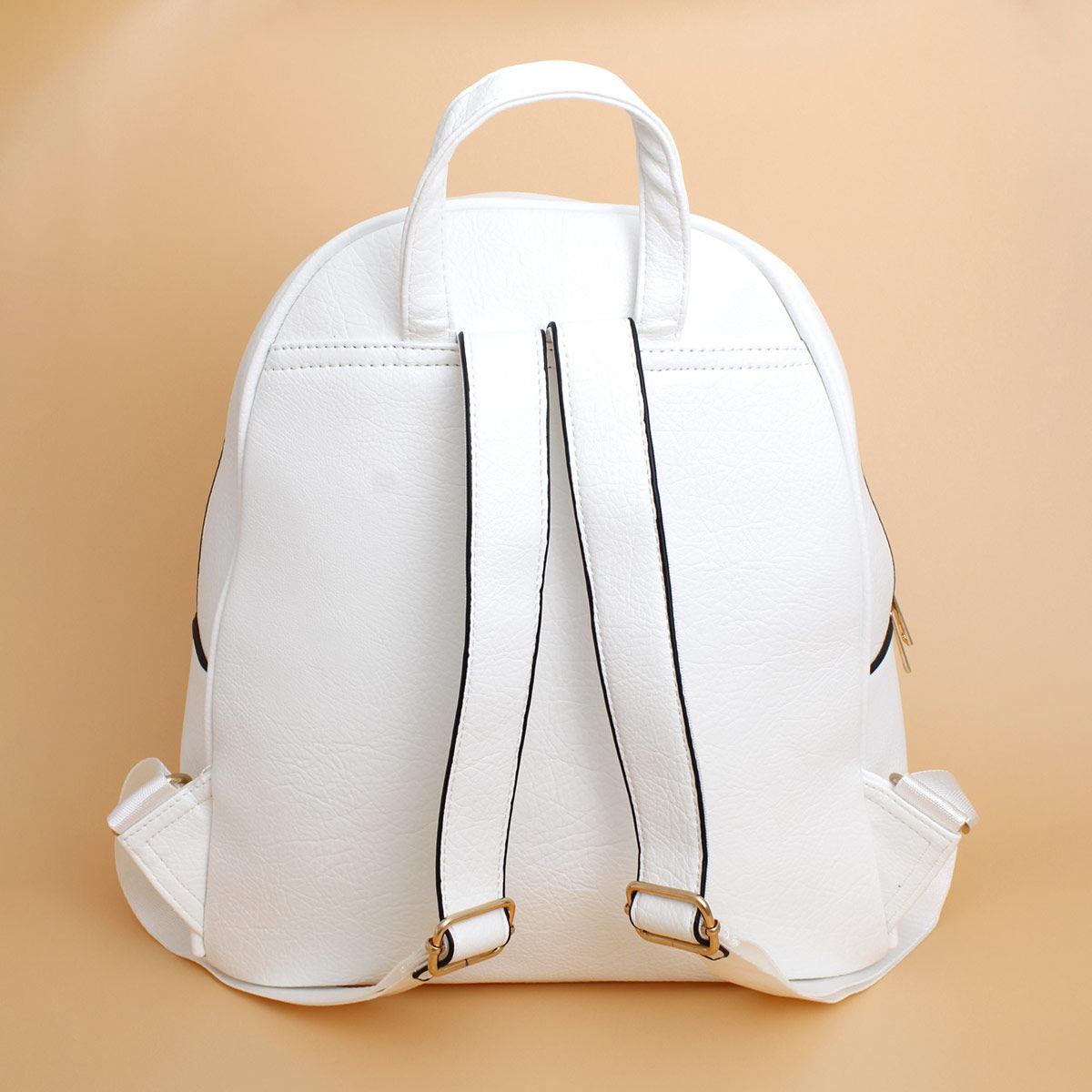 Women’s Medium Moto Backpack with White Zipper – Stylish Casual Bag