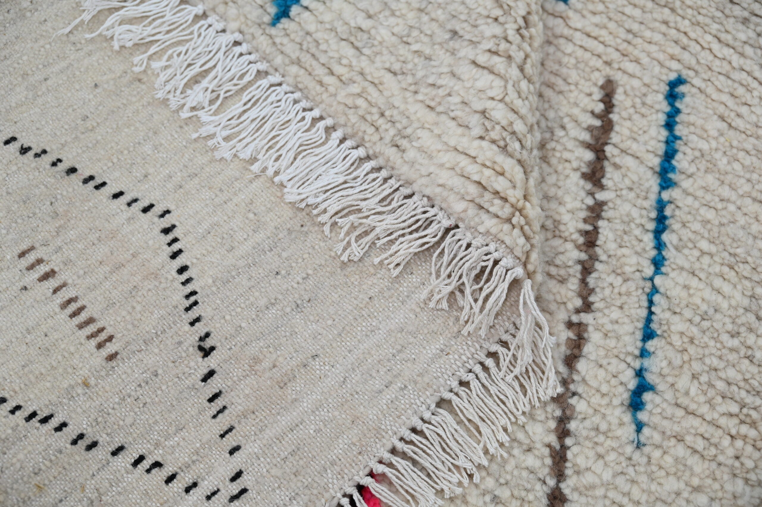 DecorBites™ Handmade Moroccan Azilal Rug - 223x157cm