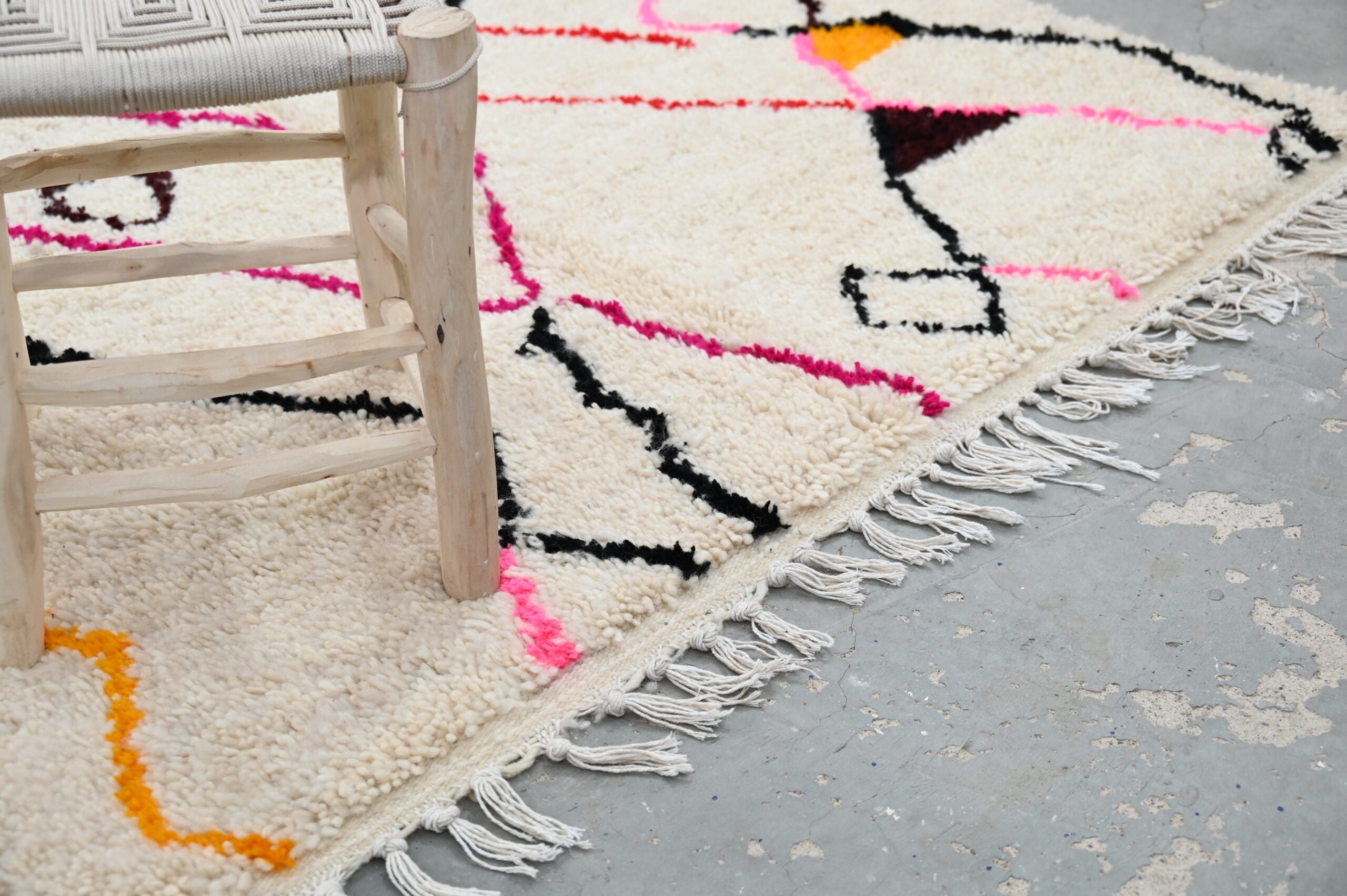 DecorBites™ Handmade Moroccan Azilal Rug - 228x152cm