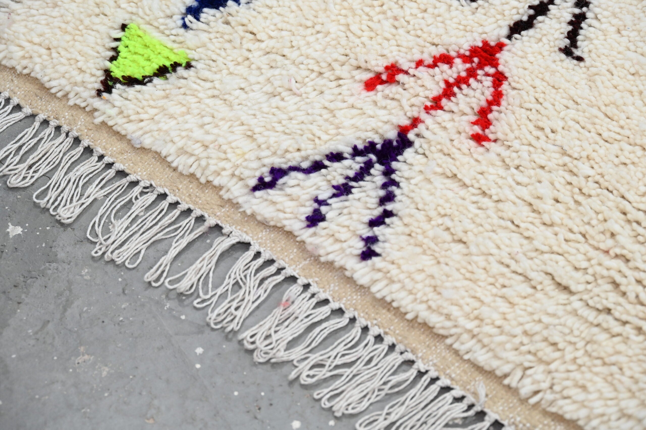 DecorBites™ Handmade Moroccan Azilal Rug - 231x152 cm