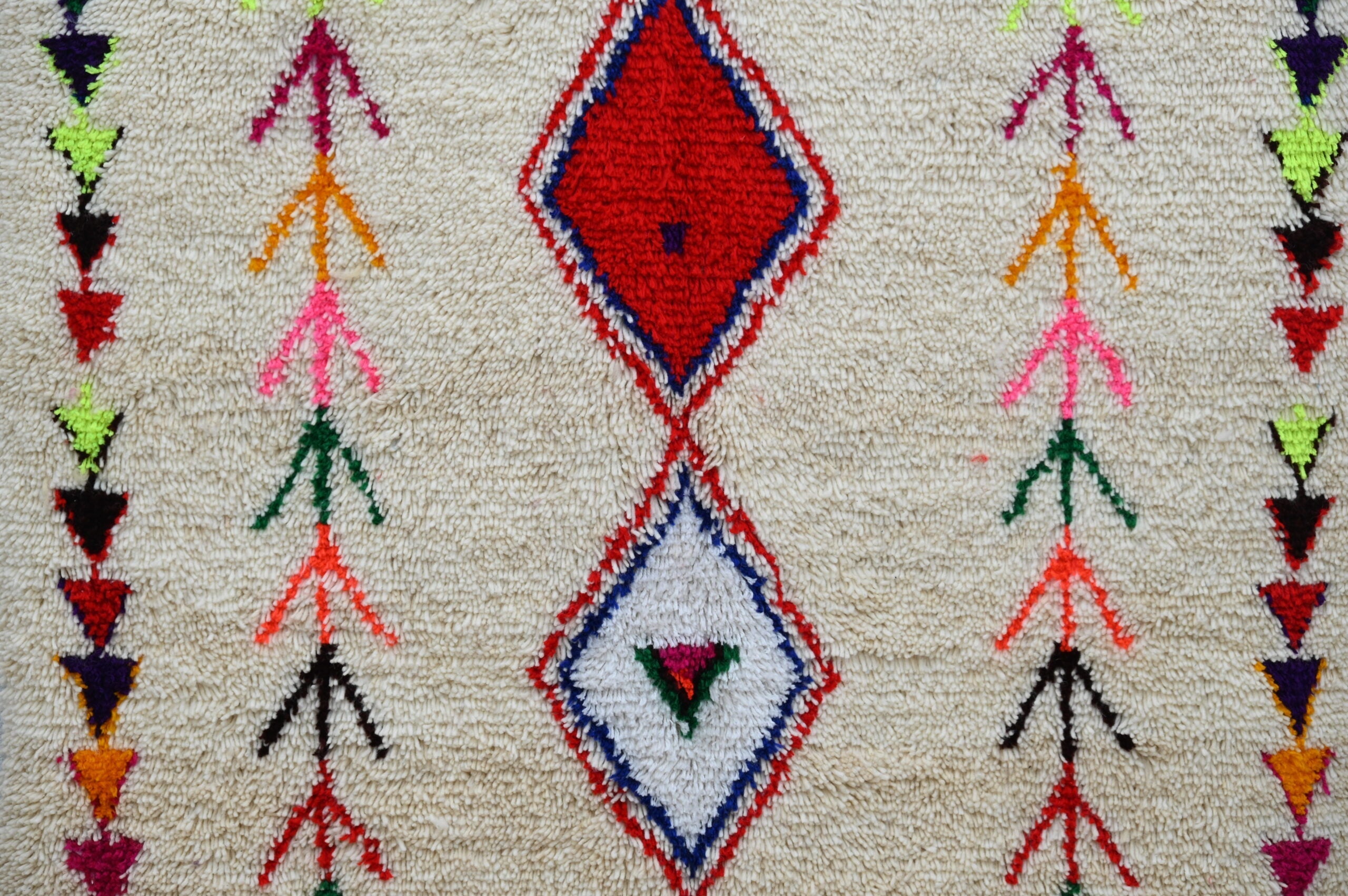 DecorBites™ Handmade Moroccan Azilal Rug - 231x152 cm