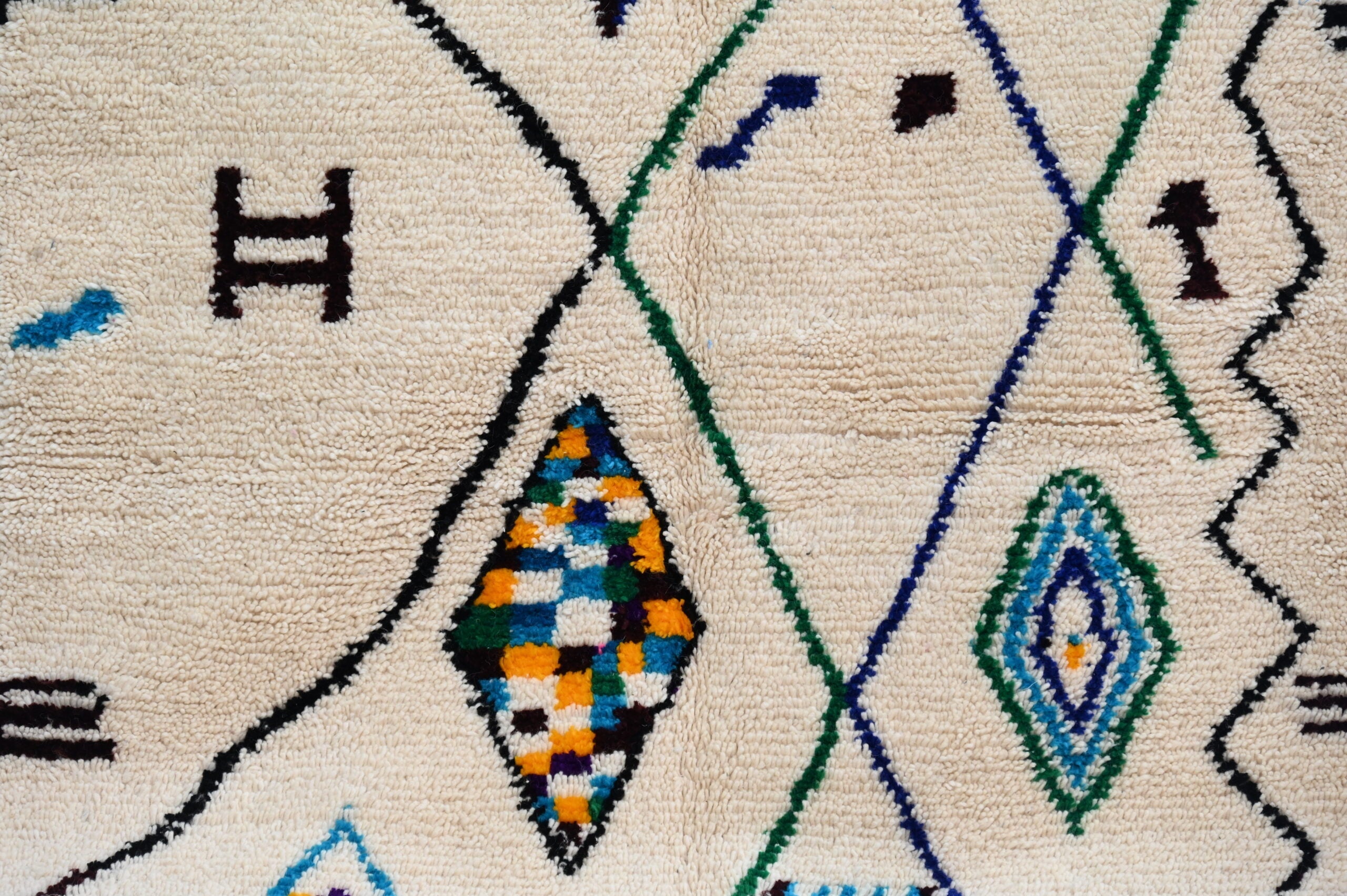 DecorBites™ Handmade Moroccan Azilal Rug - 250x141 cm