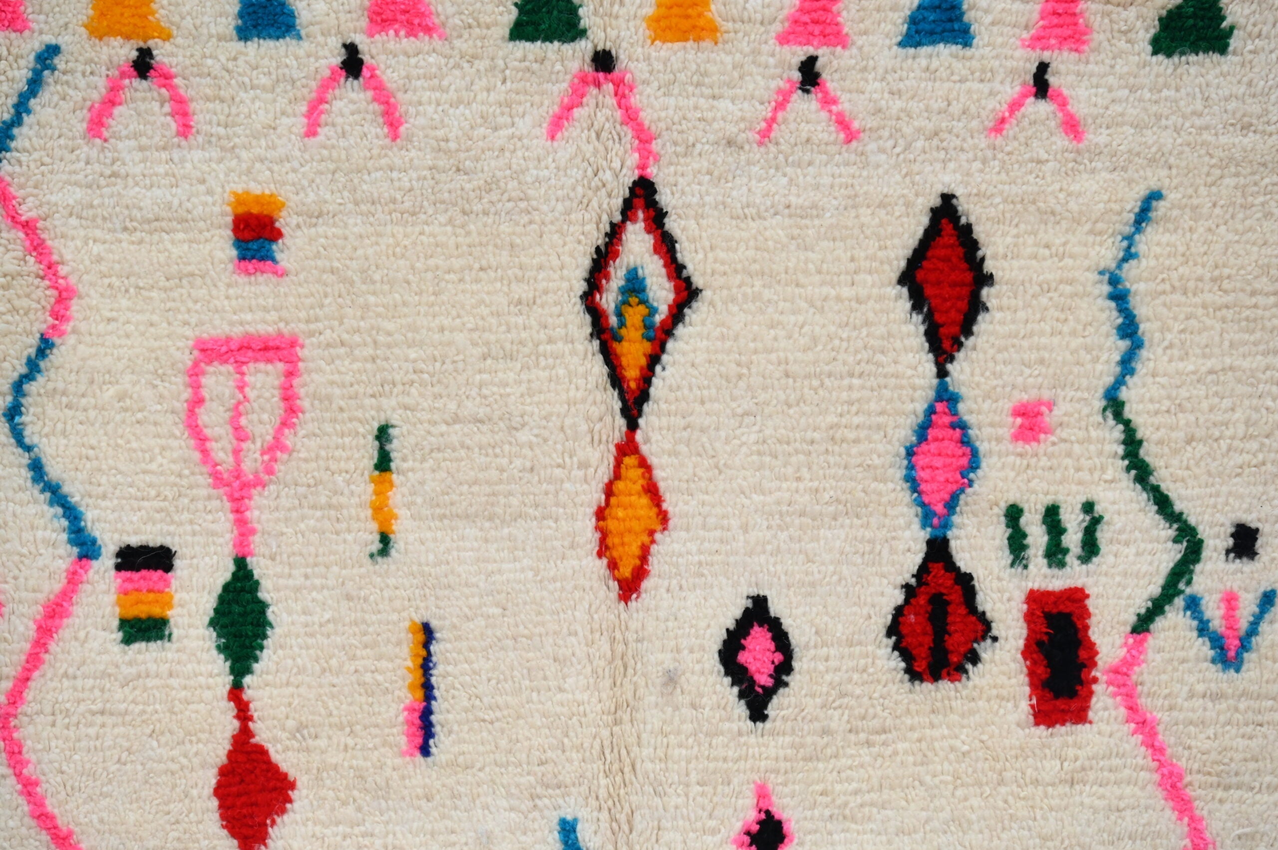 DecorBites™ Handmade Moroccan Azilal Rug 250x145 cm.