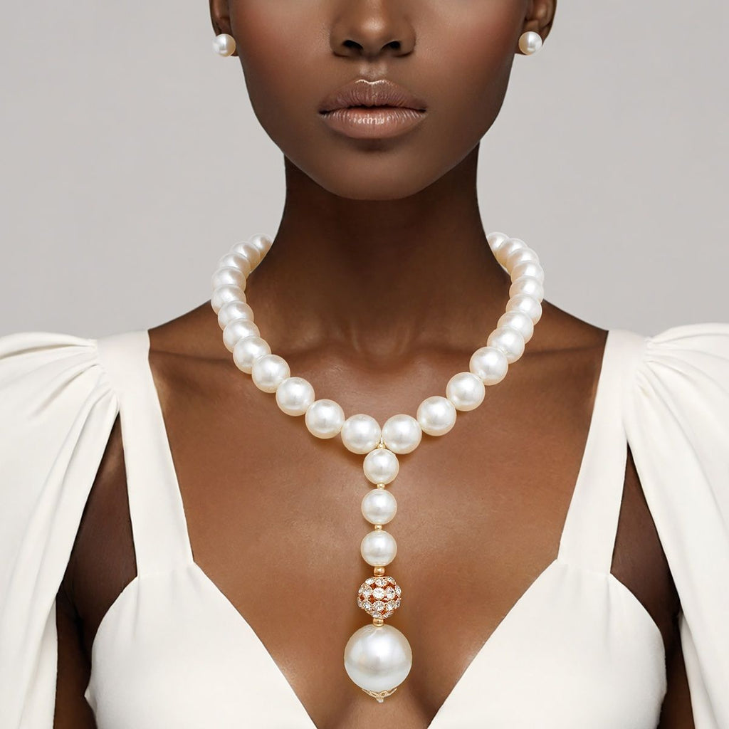 Pendant Necklace Single Strand Pearl Couture Cream Elegant Chic Jewelry