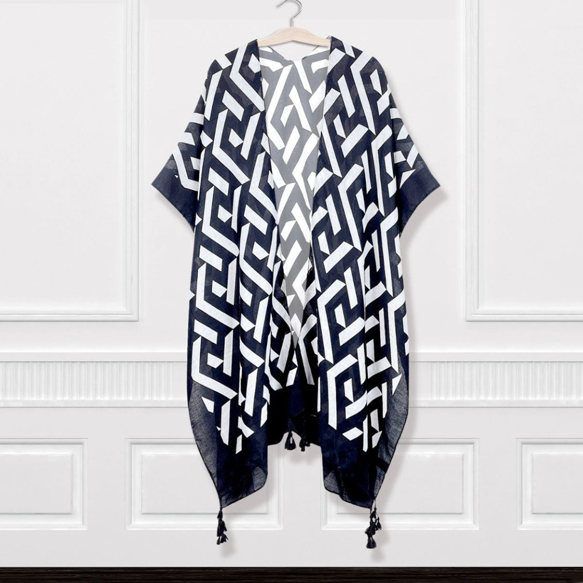 Women’s Kimono Geo Print Black and White Stylish Chic Layered Top
