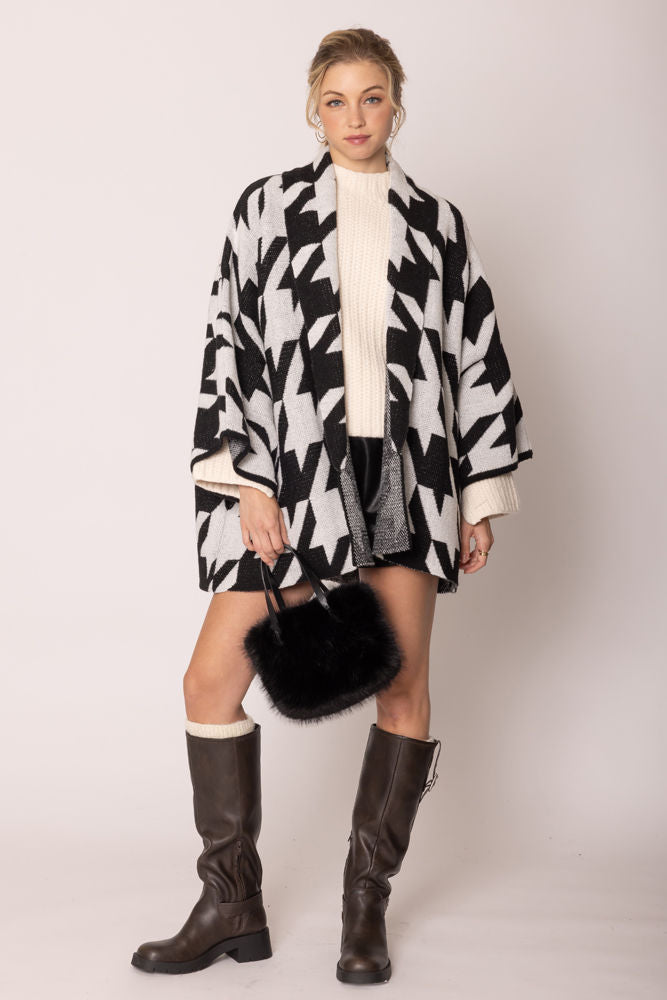 Women’s Houndstooth Knit Cardigan Black White Stylish Chic Layered