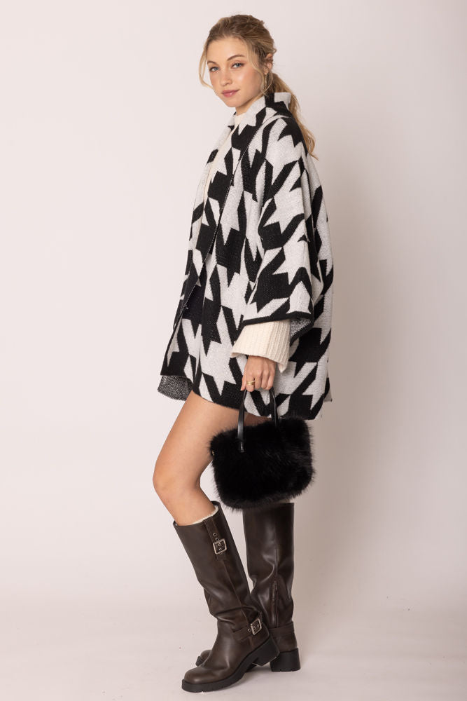 Women’s Houndstooth Knit Cardigan Black White Stylish Chic Layered