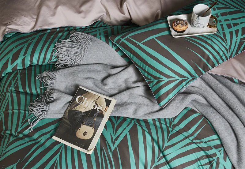 DecorBites™ Luxury Flamingo Leaf Bedding Set - Queen/King Size