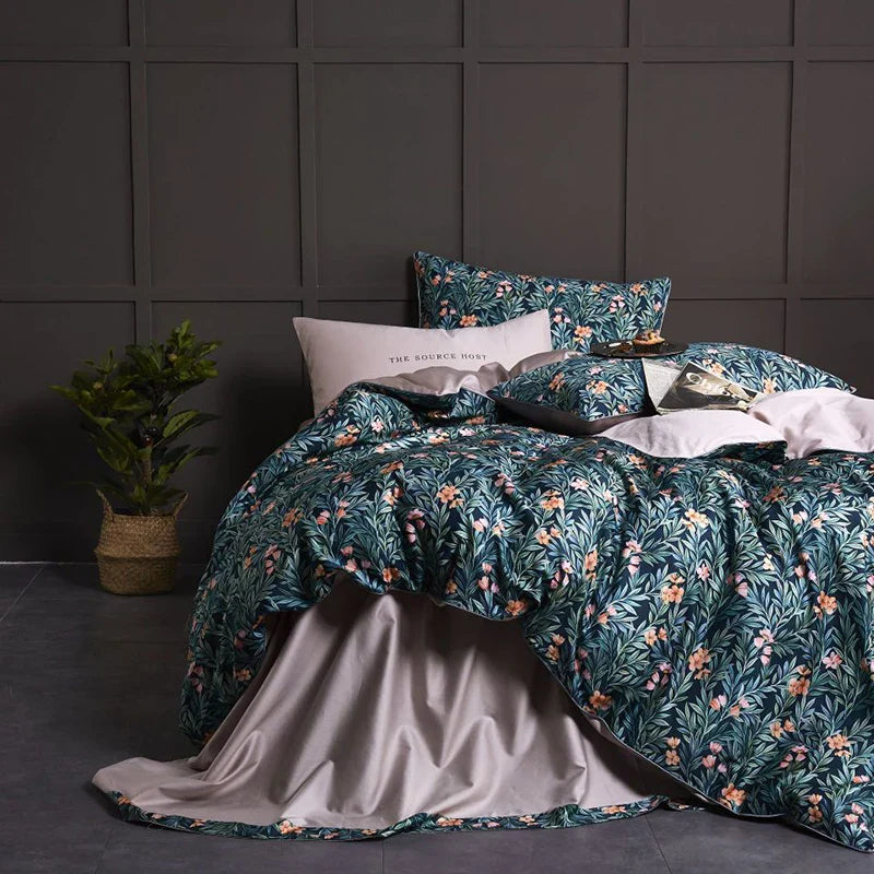 DecorBites™ Luxury Flamingo Leaf Bedding Set - Queen/King Size