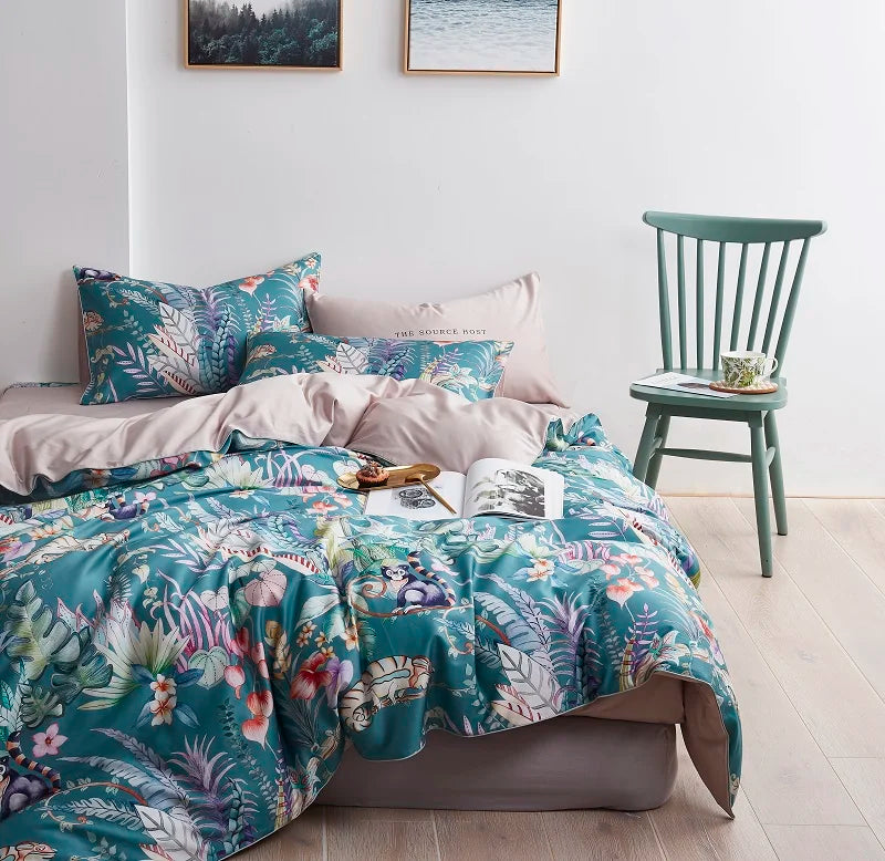 DecorBites™ Luxury Flamingo Leaf Bedding Set - Queen/King Size