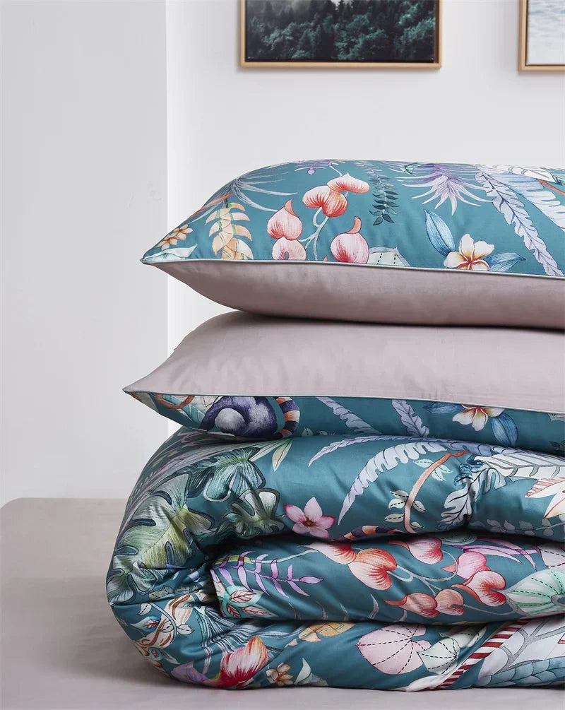 DecorBites™ Luxury Flamingo Leaf Bedding Set - Queen or King Size