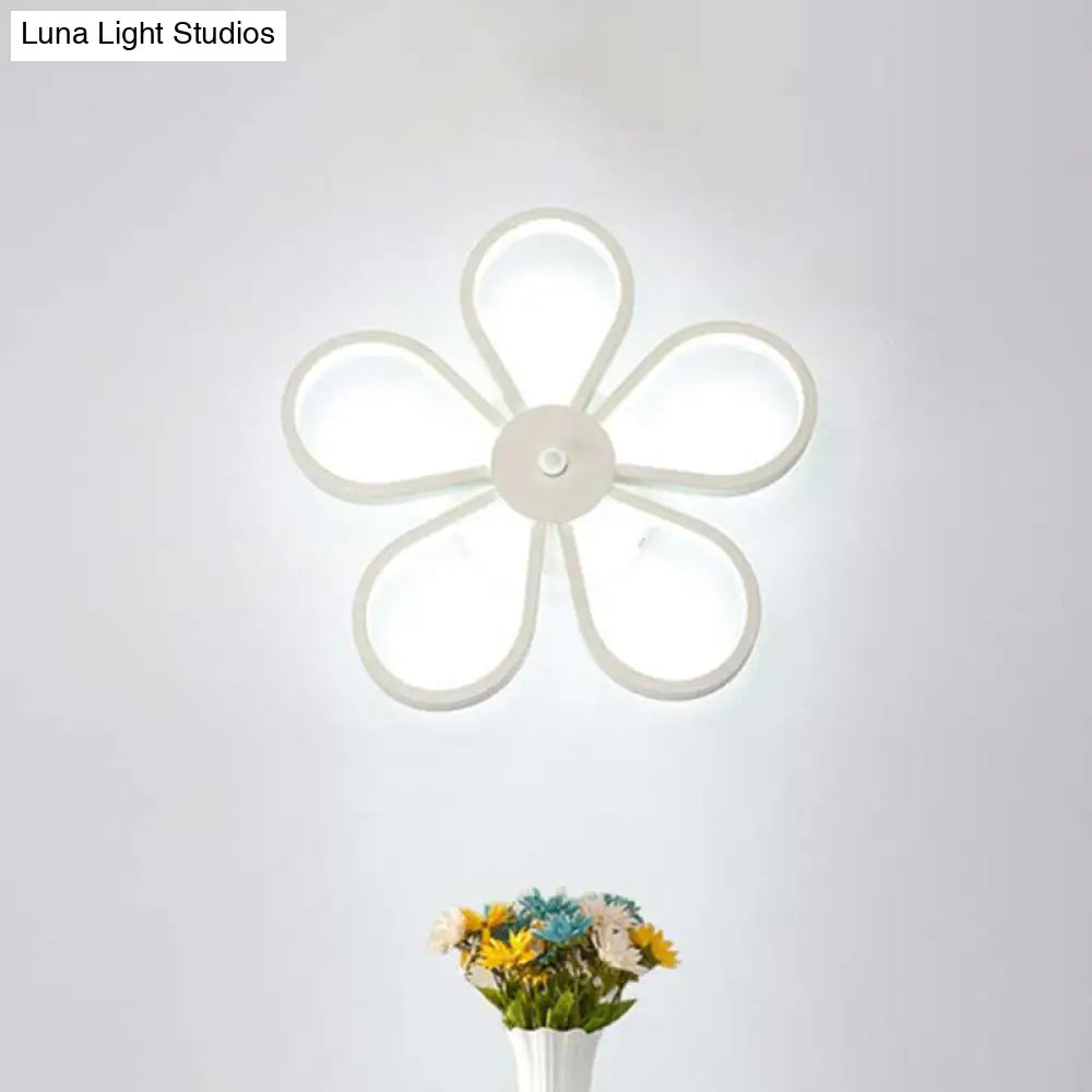 DecorBites™ Modern Acrylic Flower Wall Mounted LED Sconce Light in Warm/White for Dining Room