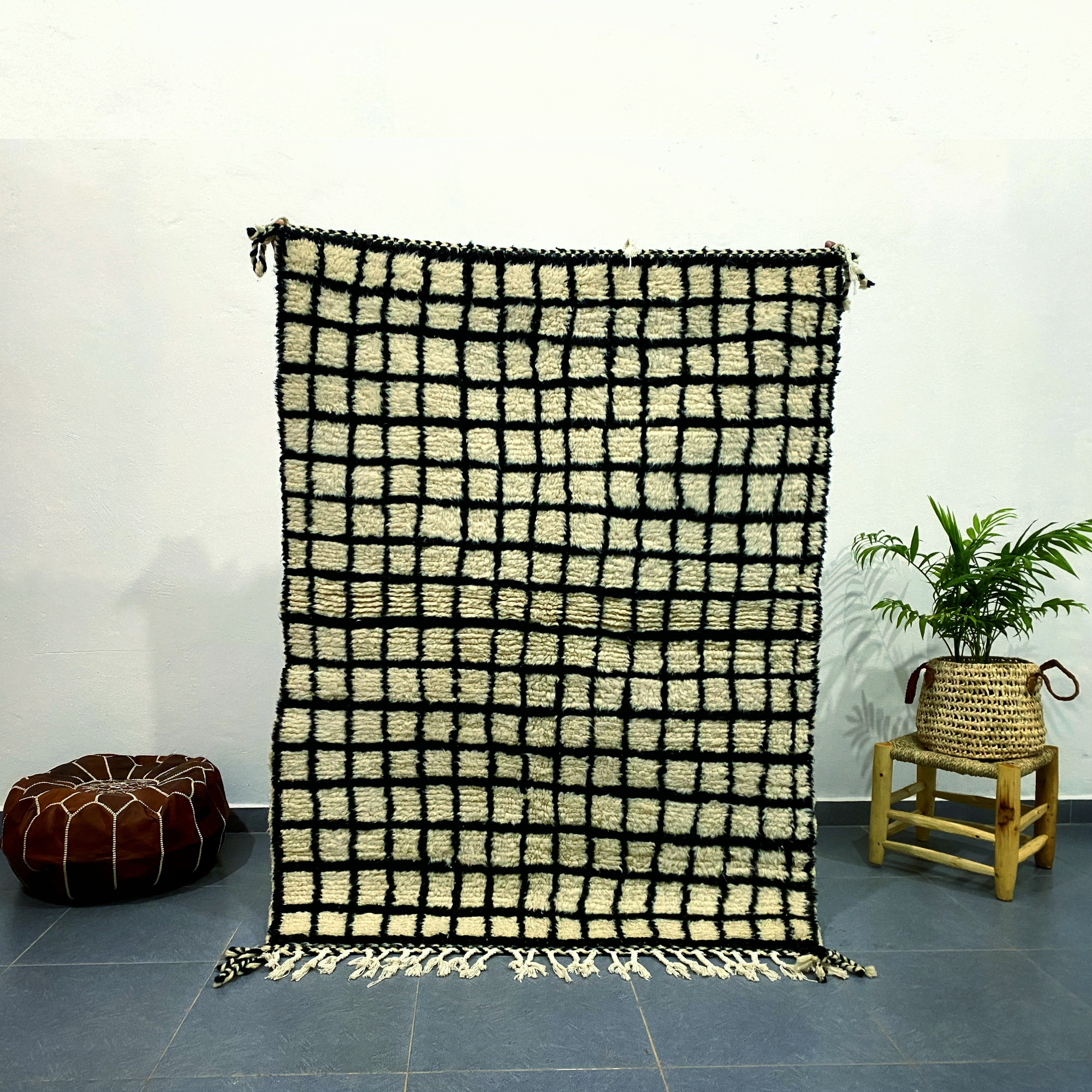 DecorBites™ Moroccan Handmade Beni Ouarain Black & White Rug 1.5m x 1m