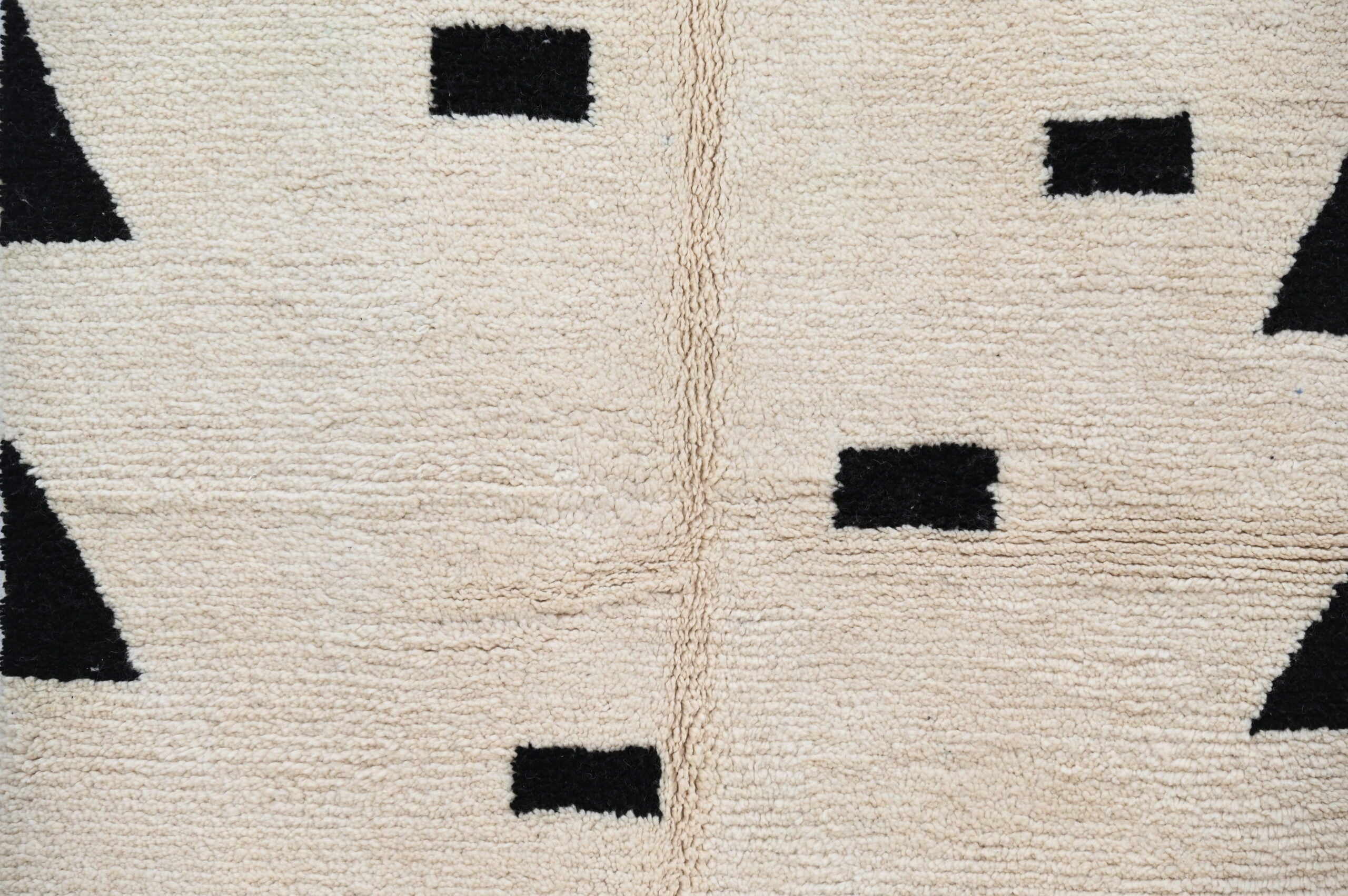 DecorBites™ Moroccan Handmade Traditional Azilal Rug 224 X 152 Cm