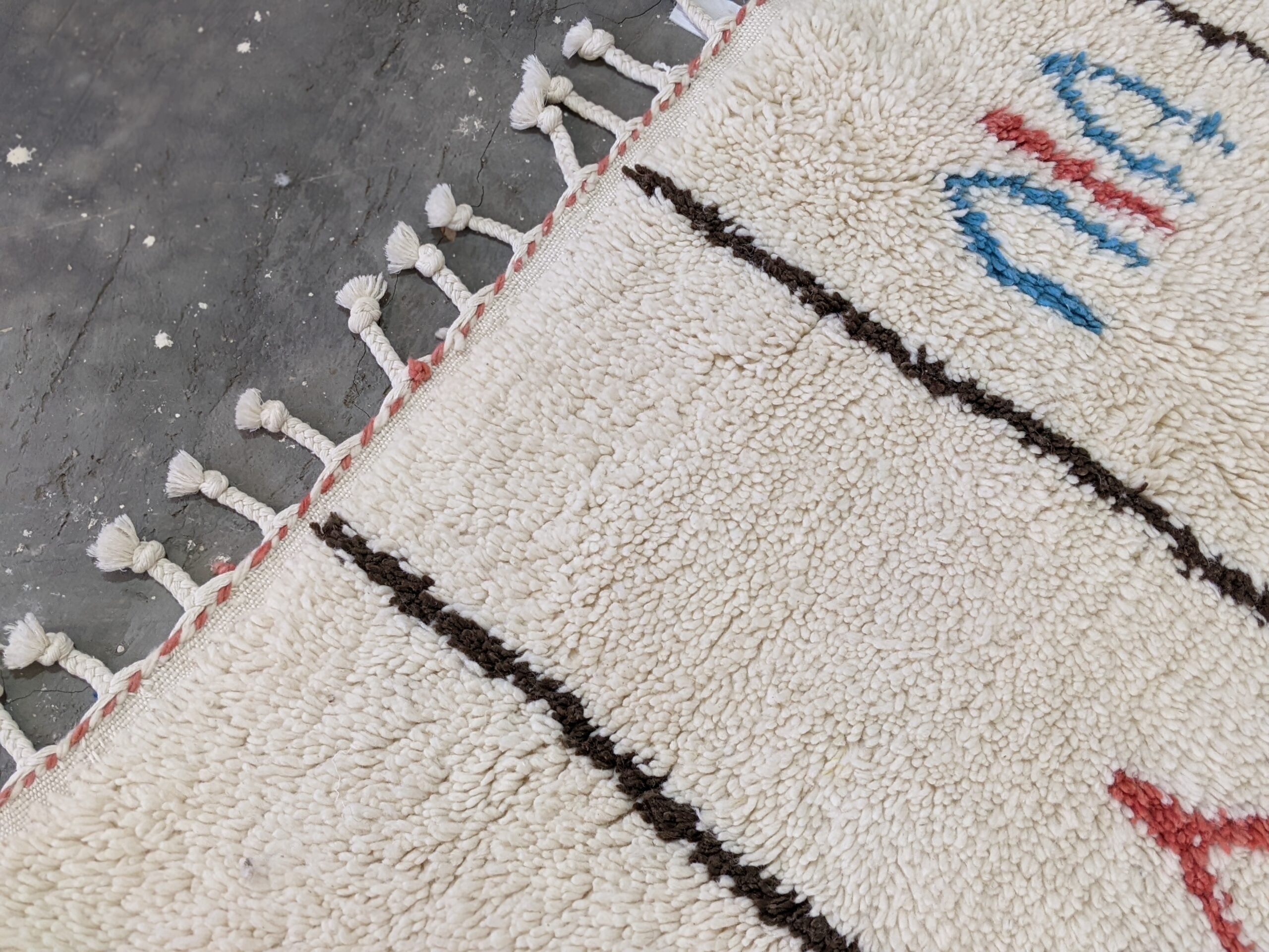 DecorBites™ Moroccan Handmade Traditional Azilal Rug 253 X 165 Cm