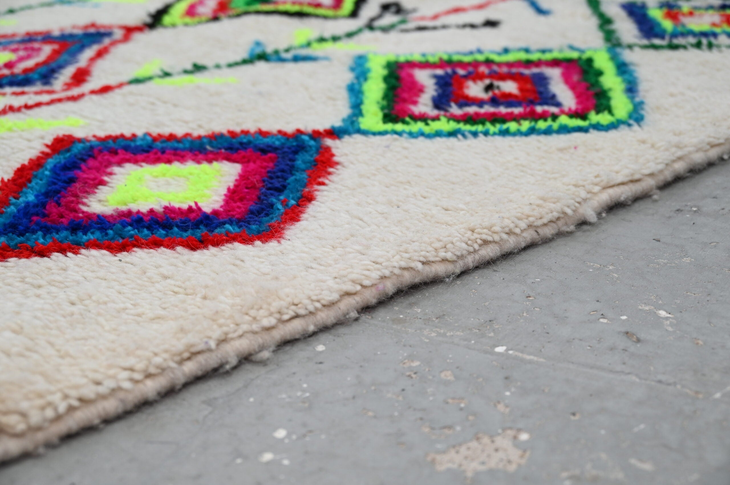 DecorBites™ Moroccan Handmade Traditional Azilal Rug 267 X 150 Cm