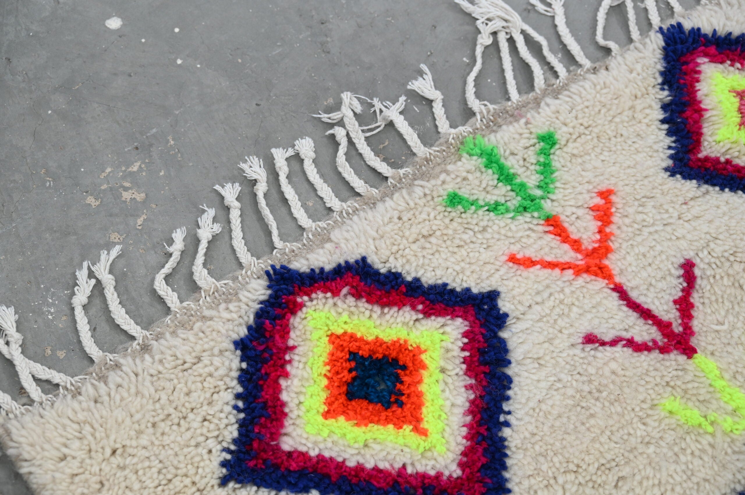 DecorBites™ Moroccan Handmade Traditional Azilal Rug 267 X 150 Cm