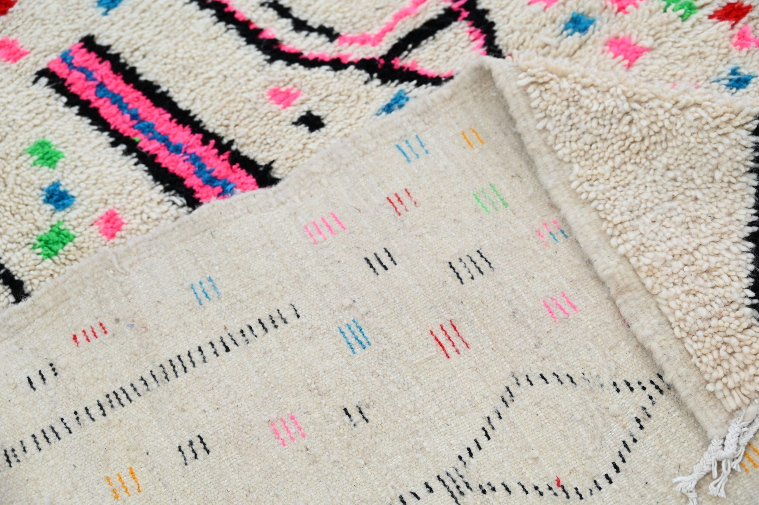 DecorBites™ Moroccan Handmade Traditional Azilal Rug 270 X 157 Cm
