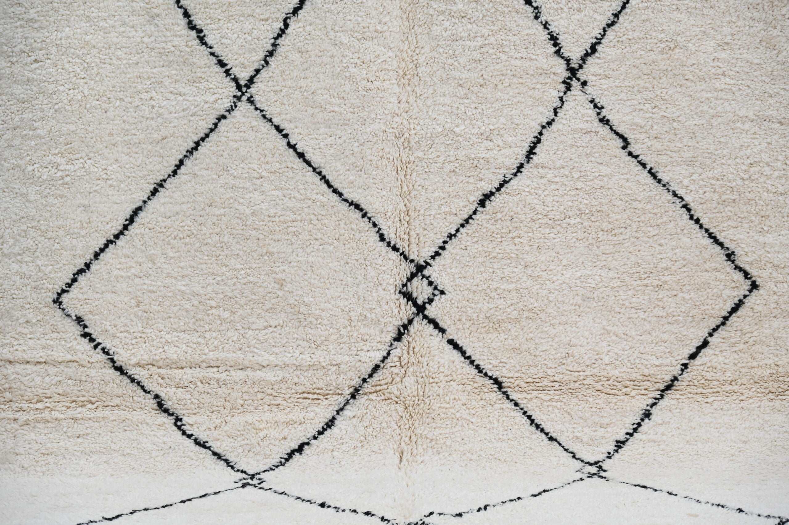 DecorBites™ Moroccan Handmade Traditional Beni Ouarain Carpet 310 X 215 Cm