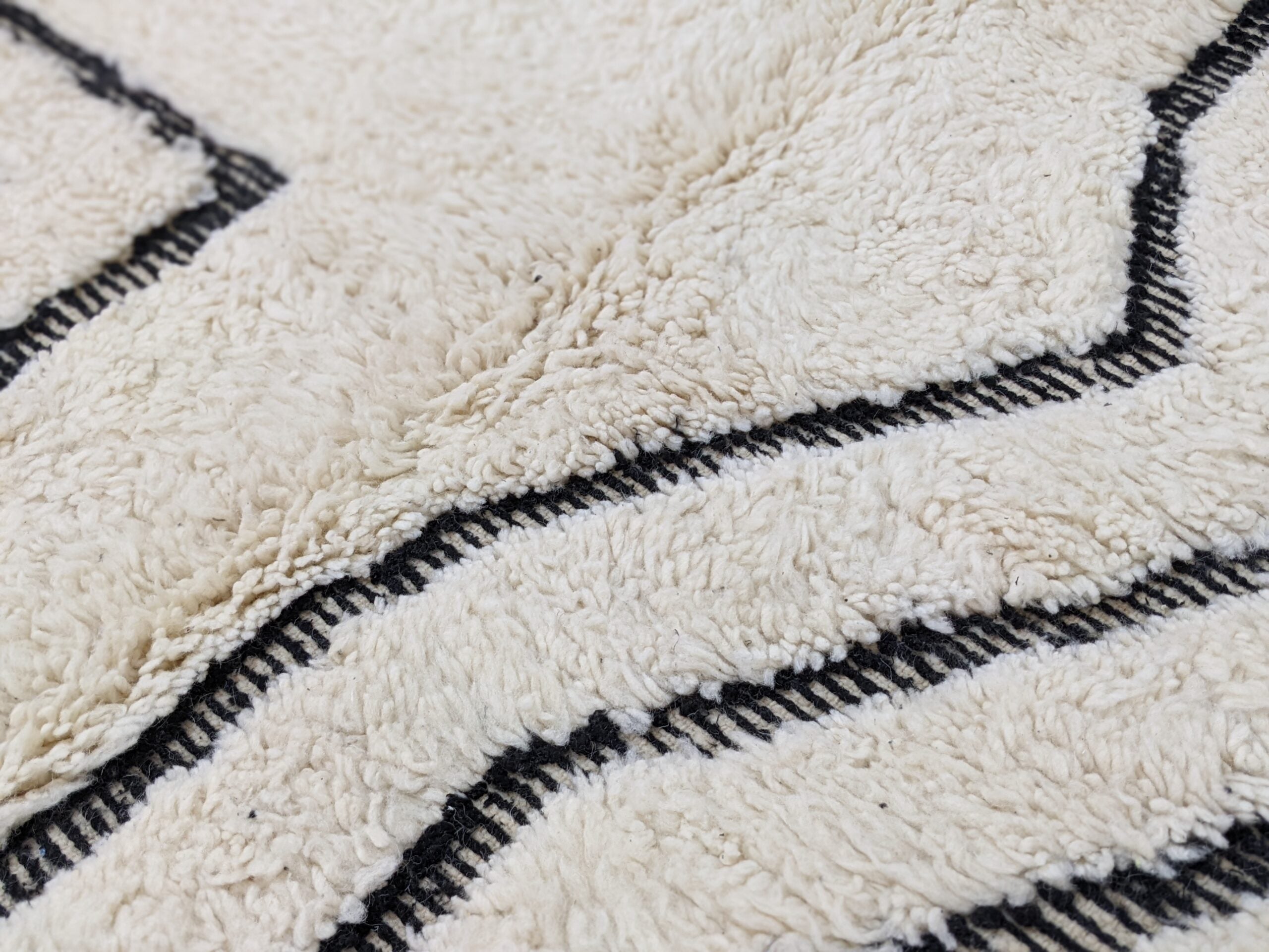 DecorBites™ Moroccan Handmade Traditional Beni Ouarain Rug 285 X 194 cm