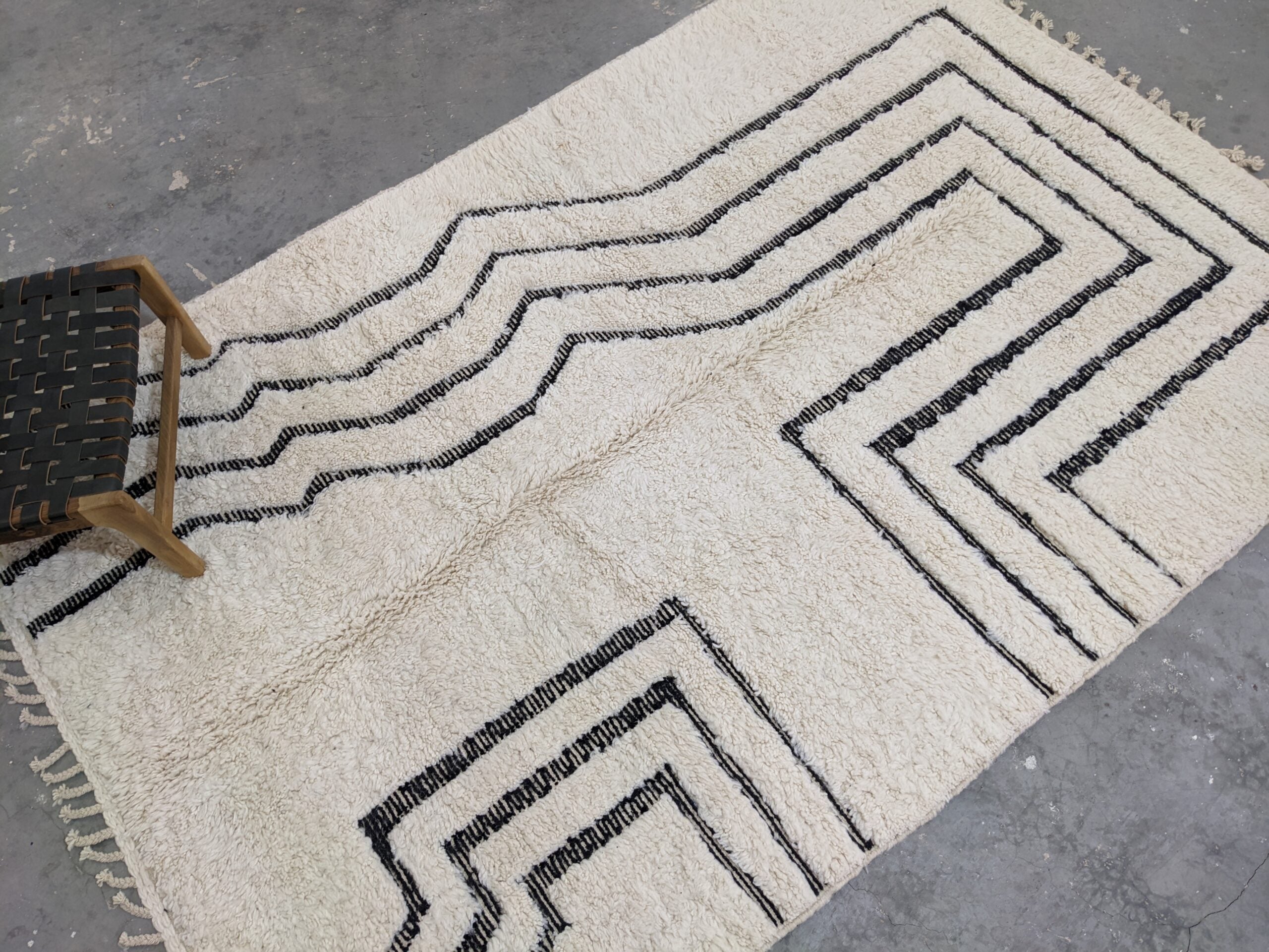 DecorBites™ Moroccan Handmade Traditional Beni Ouarain Rug 285 X 194 cm