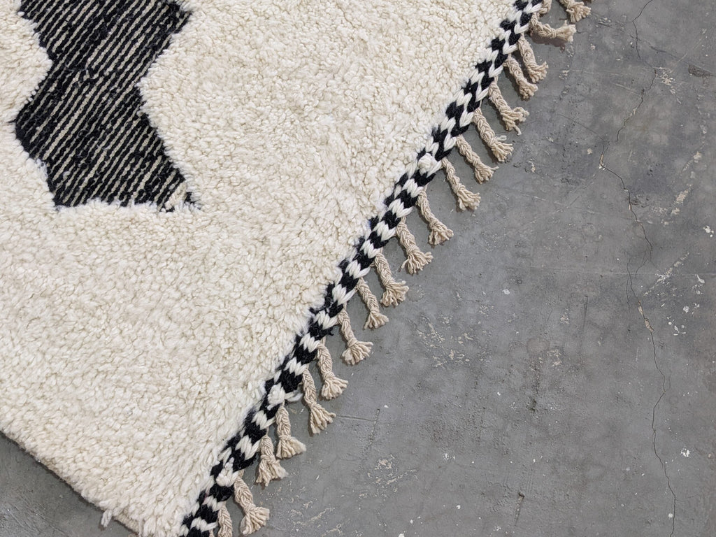 DecorBites™ Moroccan Handmade Traditional Beni Ouarain Rug 290 X 210 Cm