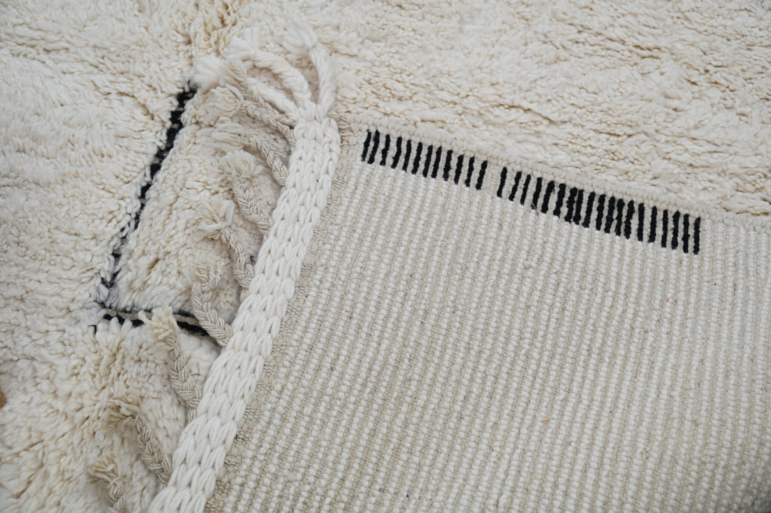 DecorBites™ Moroccan Handmade Traditional Beni Ouarain Rug 300 X 200 Cm